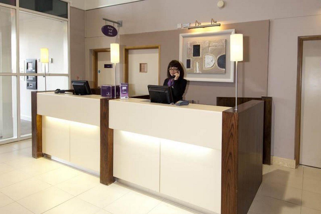 הונסלו Premier Inn London Heathrow Airport T2 & T3 - Bath Road מראה חיצוני תמונה